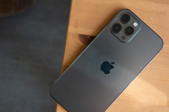 Ilustrasi iPhone 12 Pro Max