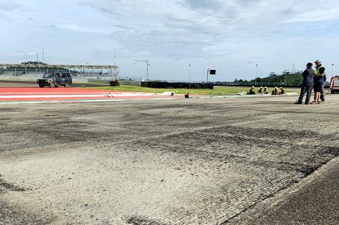 Pengaspalan ulang sirkuit Mandalika secara keseluruhan usai MotoGP Indonesia 2022 masih menunggu keputusan dari FIM.