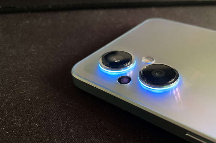 Dual Orbit Light di OPPO Reno7 Z 5G