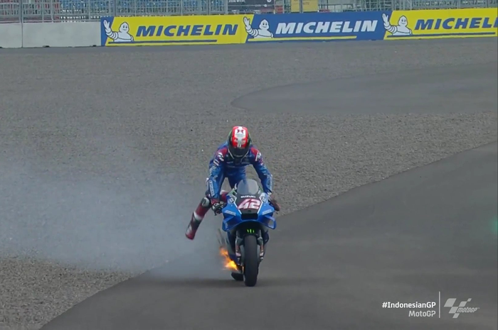 Motor Alex Rins terbakar di Sirkuit Mandalika 