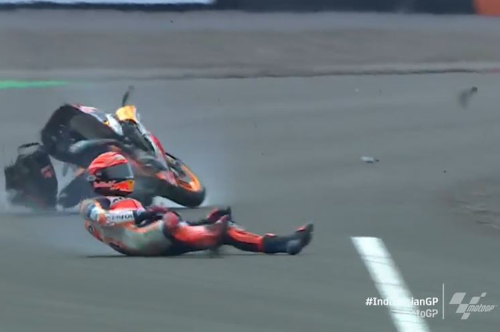 Fans tuduh Michelin jadi biang kerok gagalnya Marc Marquez tampil di Race MotoGP Mandalika 2022.