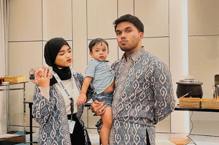 Fuji dan Thariq berangkat umroh