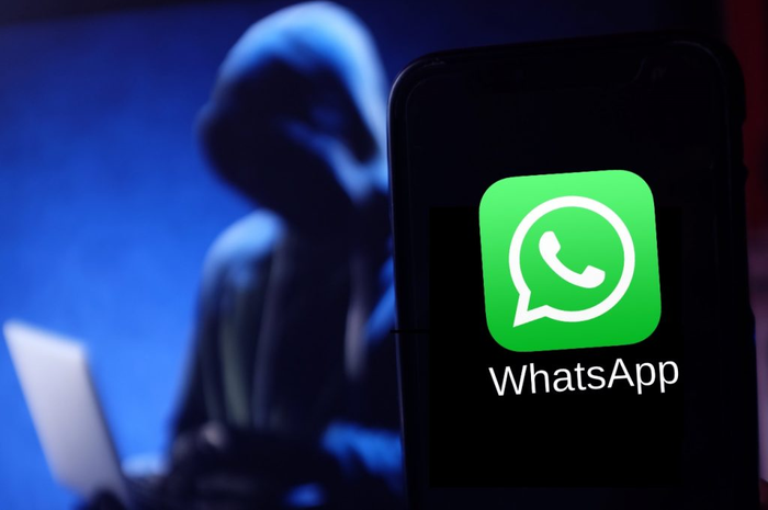 Ilustrasi akun WhatsApp disadap
