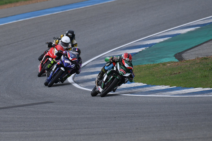 Hasil tes pramusim balap Asia Road Racing Championship (ARRC) 2022 di sirkuit Buriram, Thailand, pembalap Indonesia mendominasi hampir semua kelas.