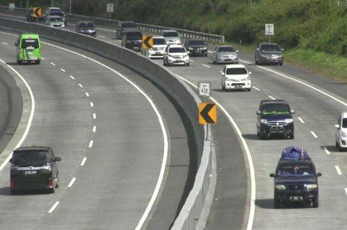 Speed camera buru pengemudi ngebut di jalan tol, melaju melebihi batas kecepatan bakal dikirimin surat tilang (foto ilustrasi)