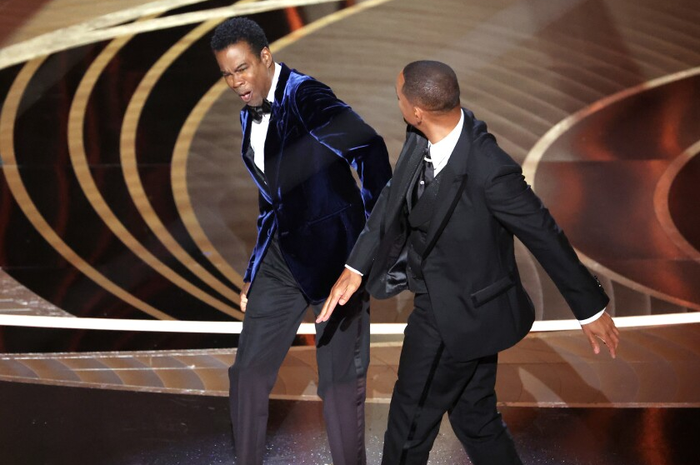 Will Smith pukul Chris Rock
