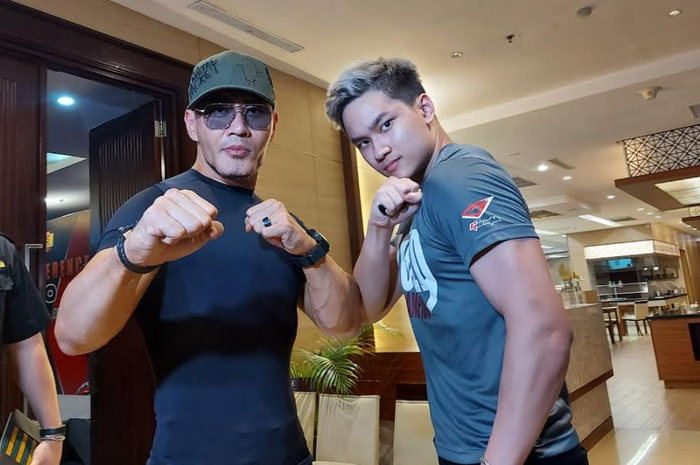 Deddy Corbuzier dan Azka Corbuzier saat Grid.ID jumpai dikawasan Bintaro, Tangerang Selatan, Selasa (29/3/2022)