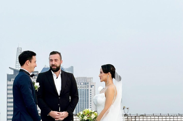 Mantan suami Tamara Bleszynski Mike Lewis resmi menikahi Janisaa Pradja. Netizen singgung soal Lucinta Luna yang dekat dengan Mike Lewis.