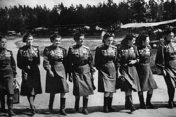 Dengan kemampuannya itu, mereka menjadi aset penting Uni Soviet dalam memenangkan Perang Dunia II, meski berisikan para wanita.