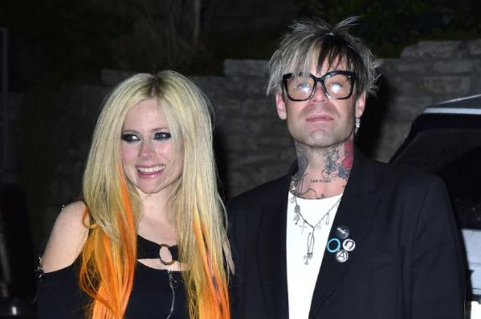 Avril Lavigne dan Mod Sun