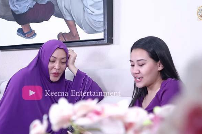Aaliyah Massaid dan Angelina Sondakh.