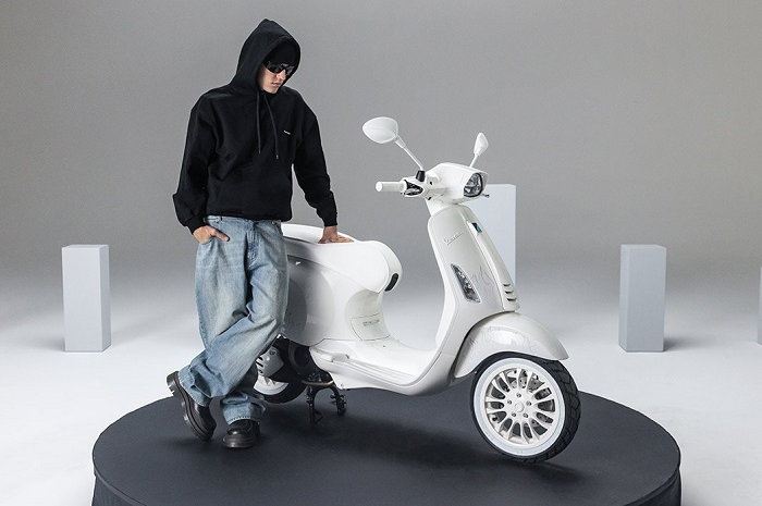 Prediksi harga Vespa X Justin Bieber yang baru meluncur, bisa tembus ratusan juta Rupiah bro.