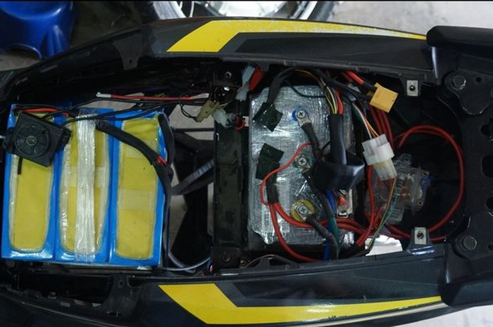 Terungkap, inilah alasan kenapa biaya mengubah motor bensin menjadi motor listrik masih cukup mahal.