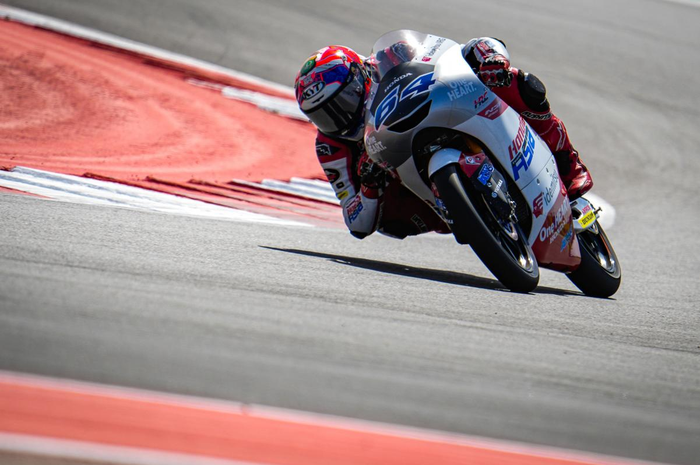 Pembalap Indonesia Mario Aji nyaris start terdepan di Moto3 Portugal 2022, ditikung pembalap ini.