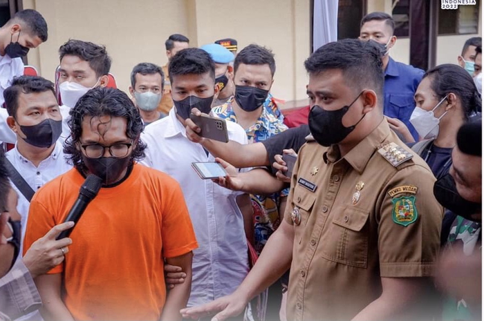 Pria berjanggut bernama Rizkan Putra nekat mengancam mematahkan leher Wali Kota Medan Bobby Nasution. Begini nasibnya sekarang.