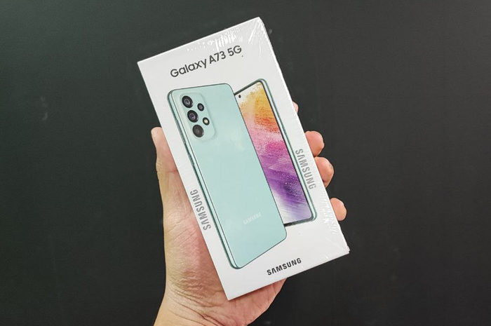 Ilustrasi harga HP second Samsung Galaxy A73 5G Oktober 2022 yang sudah alami penyusutan.