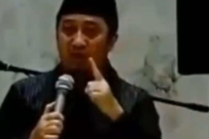 Ustaz Yusuf Mansur membuat pengakuan tentang doa saat di mal.