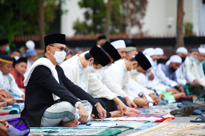 Ilustrasi - Pelaksanaan Salat Id pada Idul Fitri tahun 2021 di depan Kantor Wali Kota Pontianak 