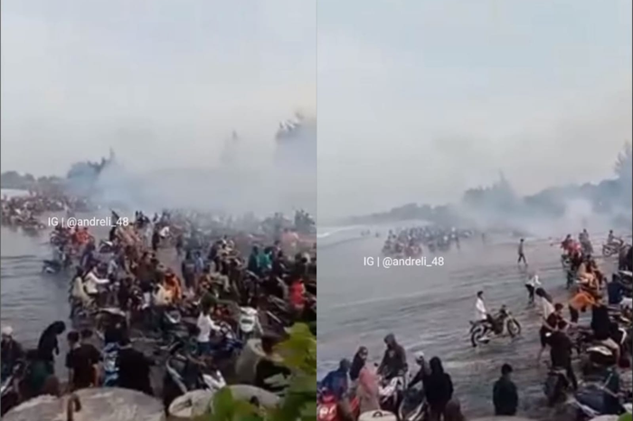 Waduh, ratusan motor pengunjung terkena air pasang pantai di Cilacap, netizen bilang auto karatan nih!