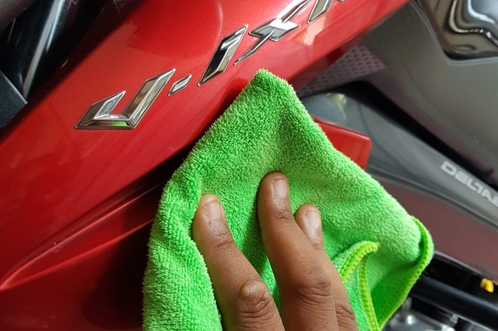 Ilustrasi. Hobi cuci motor atau poles bodi motor, musti punya tiga kain lap ini nih!