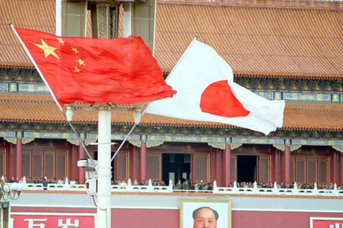 Ilustrasi bendera China dan Jepang