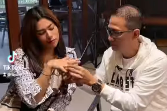 Ayu Wisya dan Doddy Sudrajat