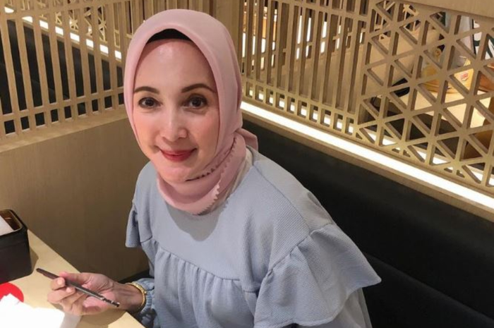 Artis senior Henidar Amroe