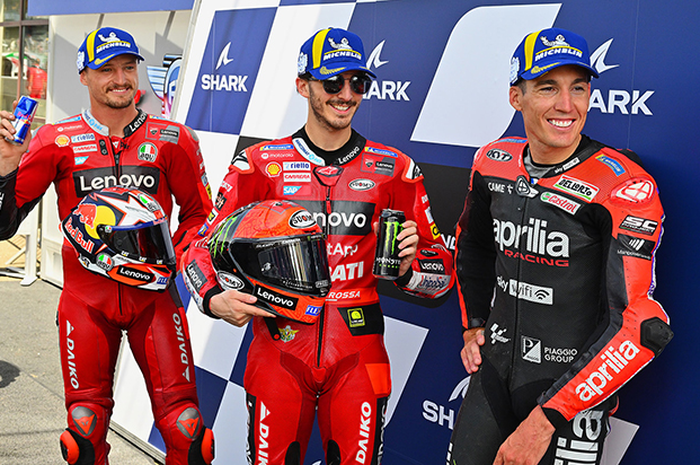 Tiga besar start terdepan atau front row MotoGP Prancis 2022, Jack Miller (kiri), Francesco Bagnaia (tengah) dan Aleix Espargaro (kanan) punya potensi bikin rekor baru