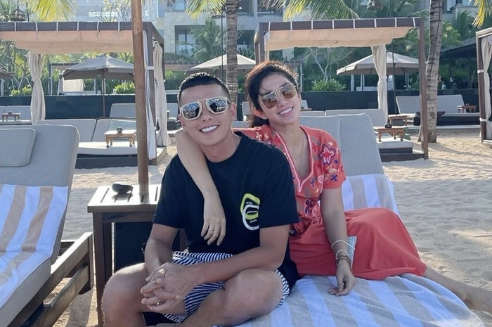 Ussy Sulistiawaty merasa dibohongi suami brondongnya, Andhika Pratama. Nama Andhika viral gegara dituding main gila dengan Chandrika Chika.