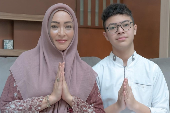 Angelina Sondakh dan Keanu Massaid