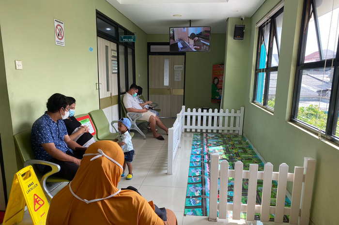 Ini jawaban bagaimana perasaan masyarakat terhadap Dokter Rana yang menjadi soal dalam buku tematik kelas 4 SD tema 4. 
