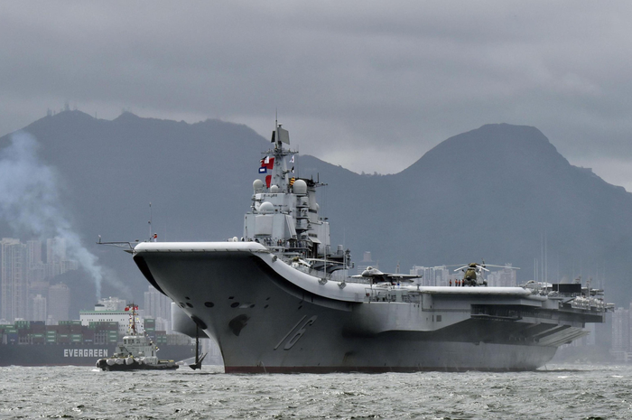 Kapal Induk China Liaoning menunjukkan dominasi militer China vs Taiwan