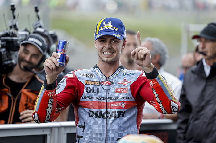 Pembalap debutan MotoGP 2022 Fabio di Giannantonio bikin sejarah gasak pole position pertama di kelas MotoGP dan jadi pembalap Italia yang bisa pole position di MotoGP Italia