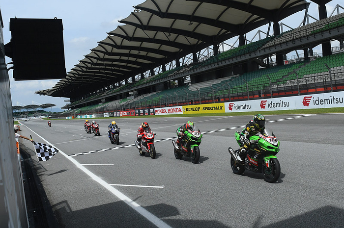 Pembalap Indonesia semakin kokoh di klasemen sementara pembalap setelah race 2 Asia Road Racing Championship (ARRC) Malaysia 2022.