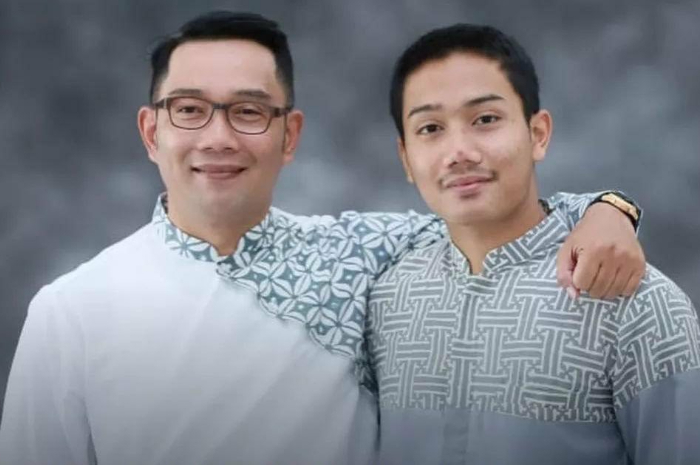 Presiden Jokowi beri dukungan moral untuk Ridwan Kamil yang tengah memantau proses pencarian Eril yang hilang di Suungai Aaree Swiss.