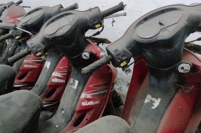 Puluhan motor dinas Kota Depok, Jawa Barat terbengkalai tidak terurus, netizen berharap dilelang terbuka.