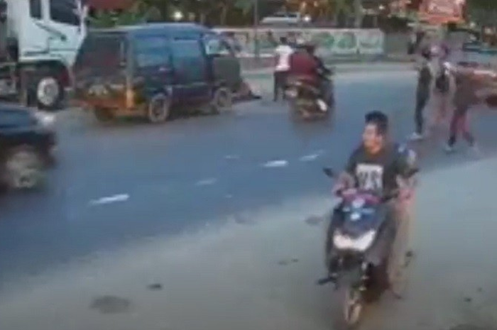 Kecelakaan maut terjadi di Jalinsum Asahan, Kelurahan Bunut Barat, Kecamatan Kisaran Barat, Kabupaten Asahan Rabu(1/6/2022) petang.