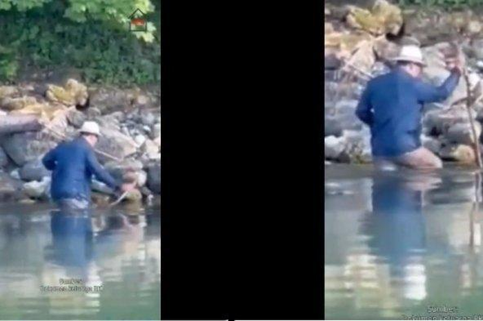 Ridwan Kamil saat melakukan pencarian Eril di Sungai Aare.