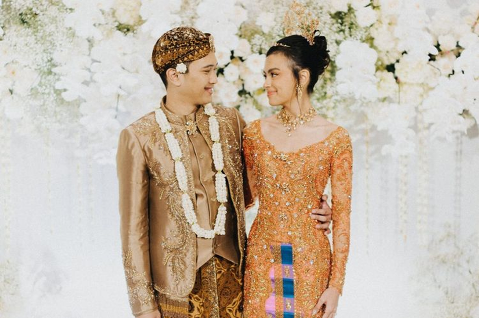 Eva Celia dan Demas Narawangsa.