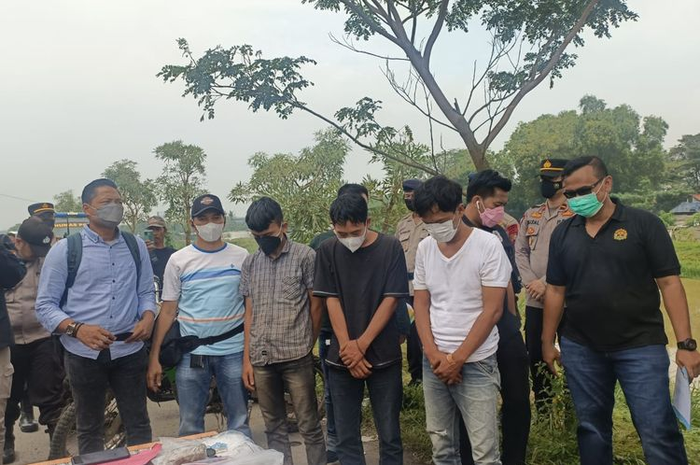 Dalam kejadian tersebut, Wahyu Suhada, yang kini masuk dalam DPO, membuat laporan palsu demi mendapatkan uang klaim asuransi