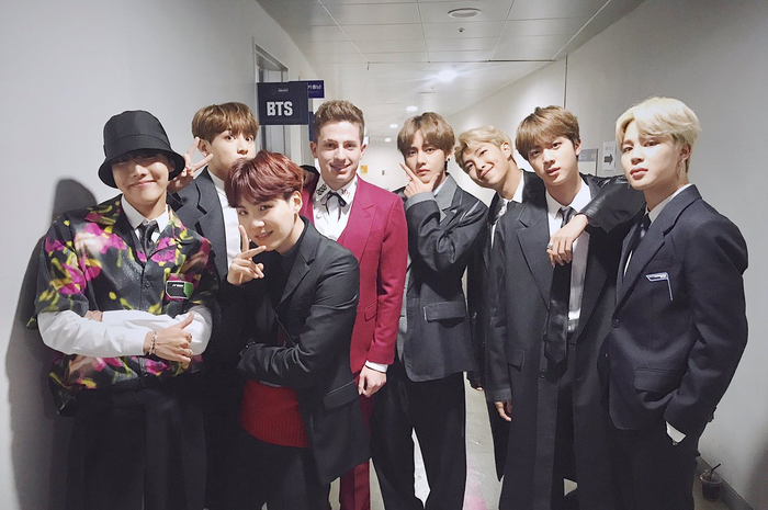 Charlie Puth Bocorkan Perihal  Kolaborasinya Bareng BTS di Albumnya?