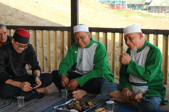 Abdul Qadir Hasan Baraja pendiri Khilafatul Muslimin mengaku dapat hikmah usaoi mengebom Candi Borobudur. Ini foto sosoknya. 