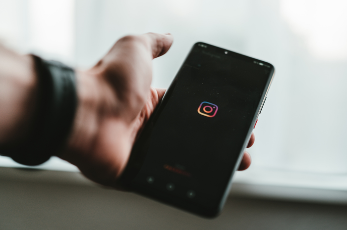 Ilustrasi penggunaan Instagram