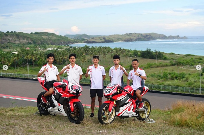 Pembalap Indonesia dari Astra Honda Racing Team (AHRT) menggelar latihan bareng di sirkuit Mandalika.