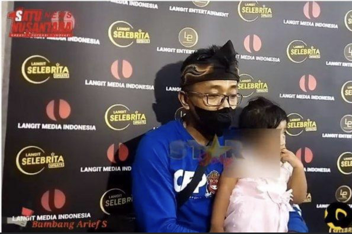 Teddy Pardiyana mengungkit harta warisan Lina Jubaedah sampai bawa-bawa hukum agama. Pengacara bikin kicep ayah sambung Rizky Febian.