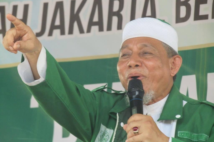Abdul Qadir Hasan Baraja pendiri Khilafatul Muslimin dipenjara karena bom Candi Borobudur. Namun, dalangnya masih jadi misteri.