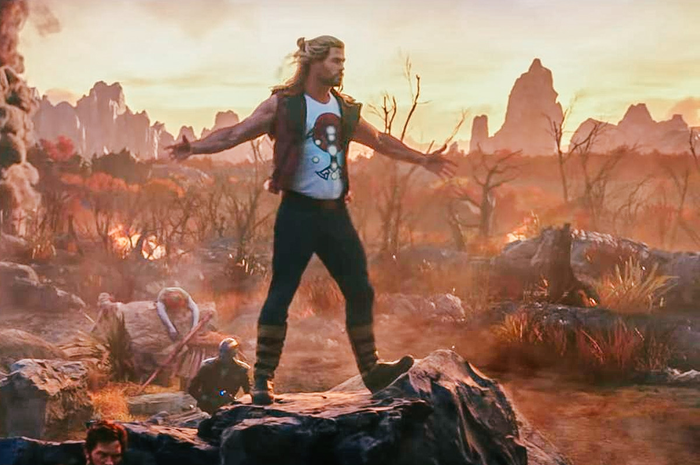 Chris Hemsworth dalam trailer Thor: Love and Thunder