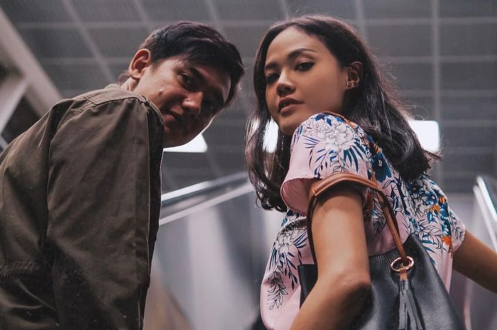 Della Dartyan dan Adipati Dolken