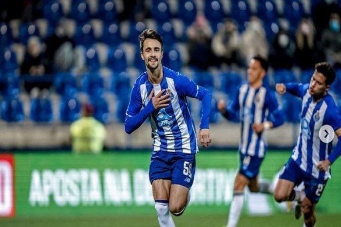 Gelandang serang FC Porto, Fabio Vieira bakal gabung Arsenal, nilai transfer awalnya setara ribuan motor Yamaha NMAX.
