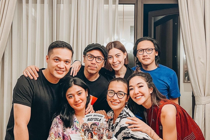 Giael mengumbar foto pesta ultah sahabatnya Naysila Mirdad. Namun, aksi Gisel bikin cemas. Pacar Naysila ikut disinggung.